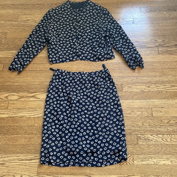 Silk skirt and matching top - Picture 1 of 12